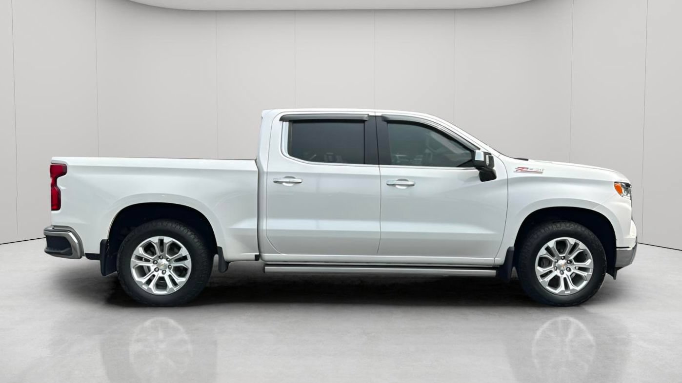 Used 2025 Chevrolet Silverado 1500 LTZ w/ Z71 Off-Road Package AWD/4WD image 4