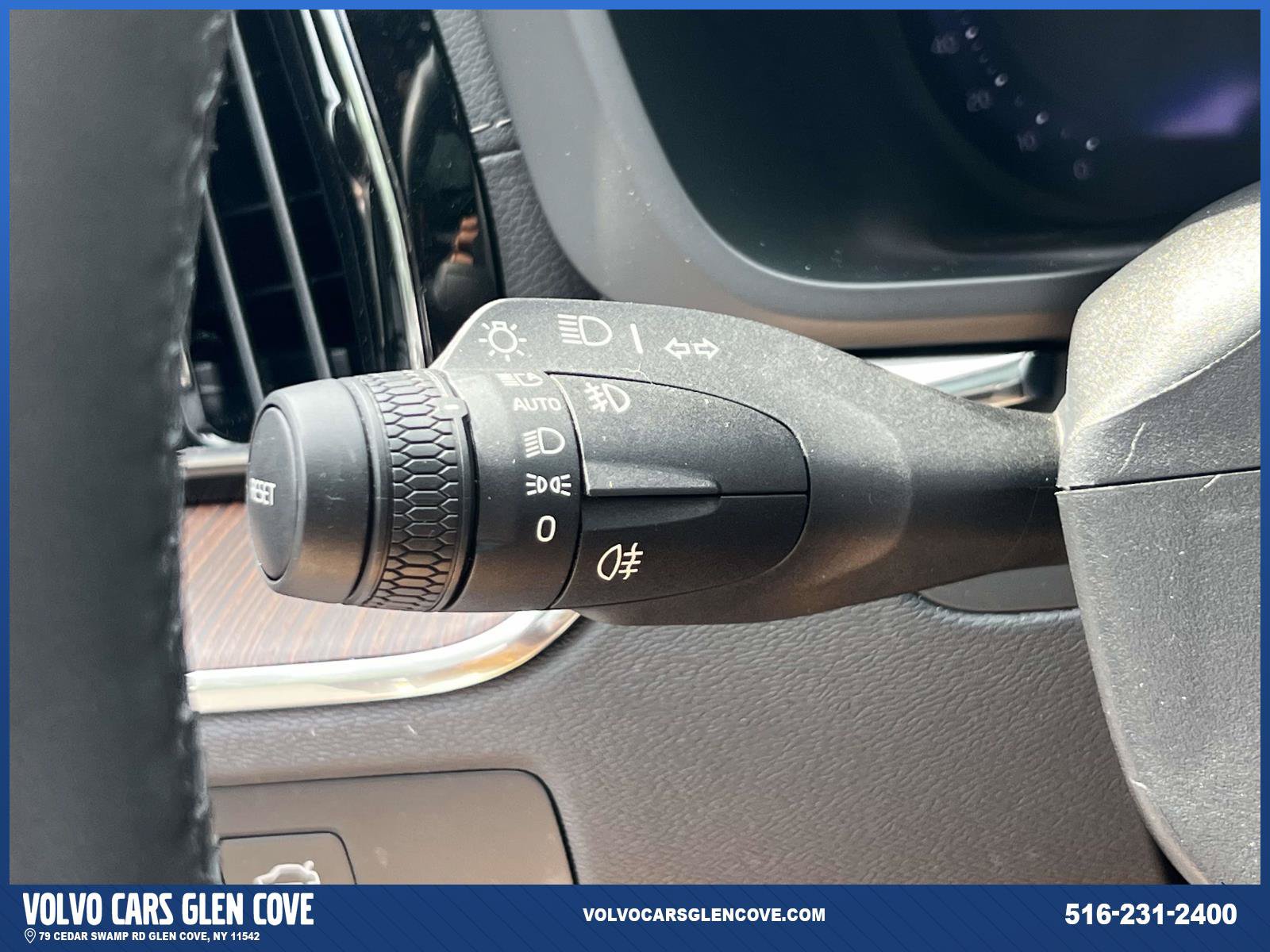 Certified 2025 Volvo XC60 B5 Ultra w/ Protection Package Premier AWD/4WD image 23