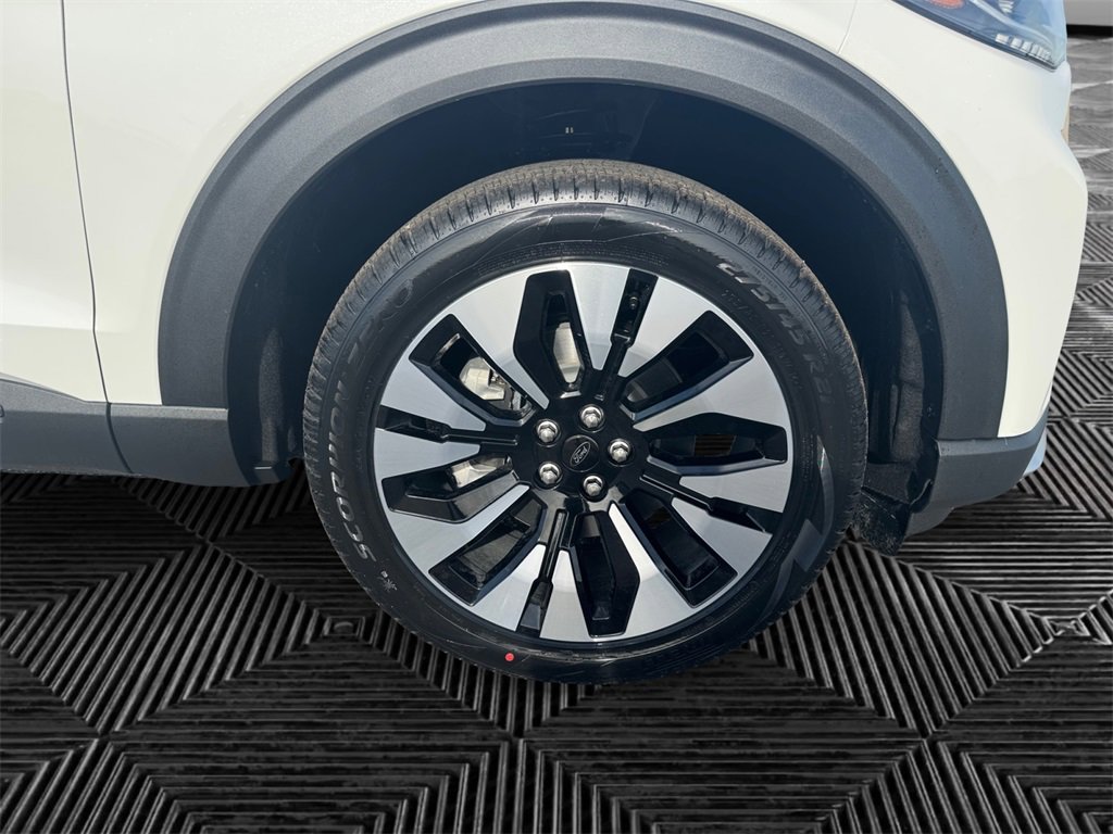 New 2026 Ford Explorer Platinum w/ LUX Leather Package image 14