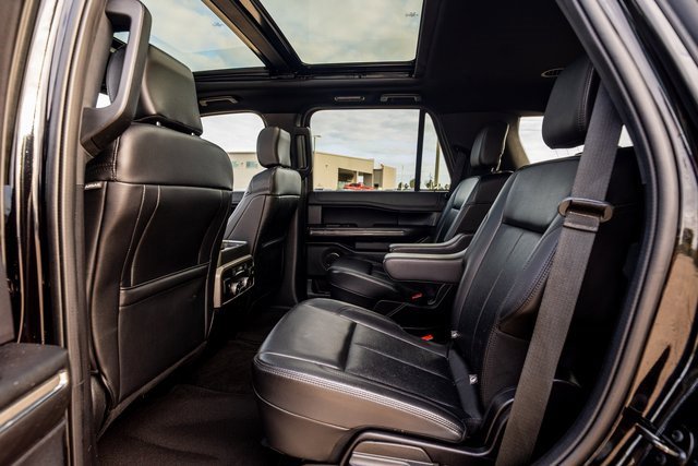 Used 2020 Ford Expedition XLT w/ Equipment Group 202A image 9