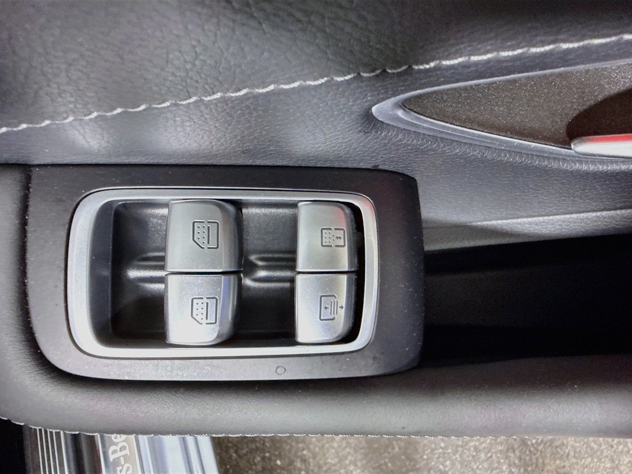 Used 2016 Mercedes-Benz S 550 4MATIC Sedan image 31