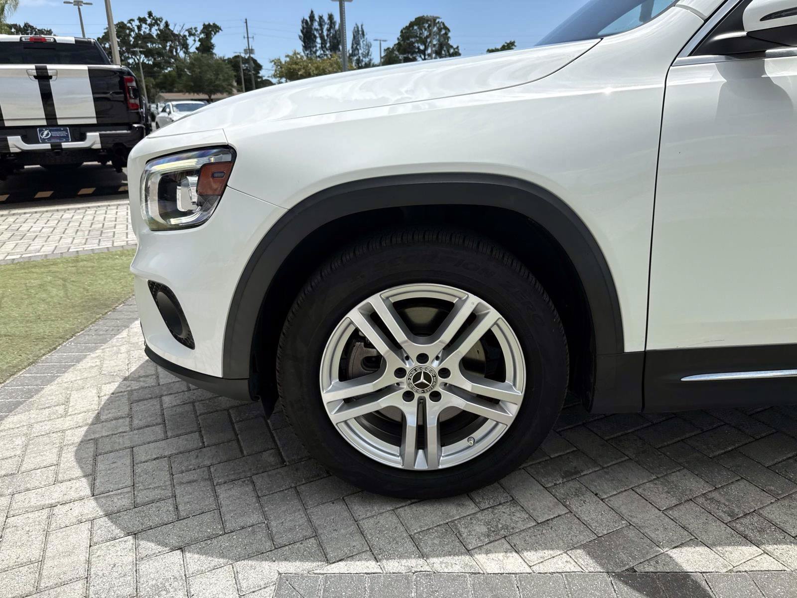 Certified 2021 Mercedes-Benz GLB 250 4MATIC image 11
