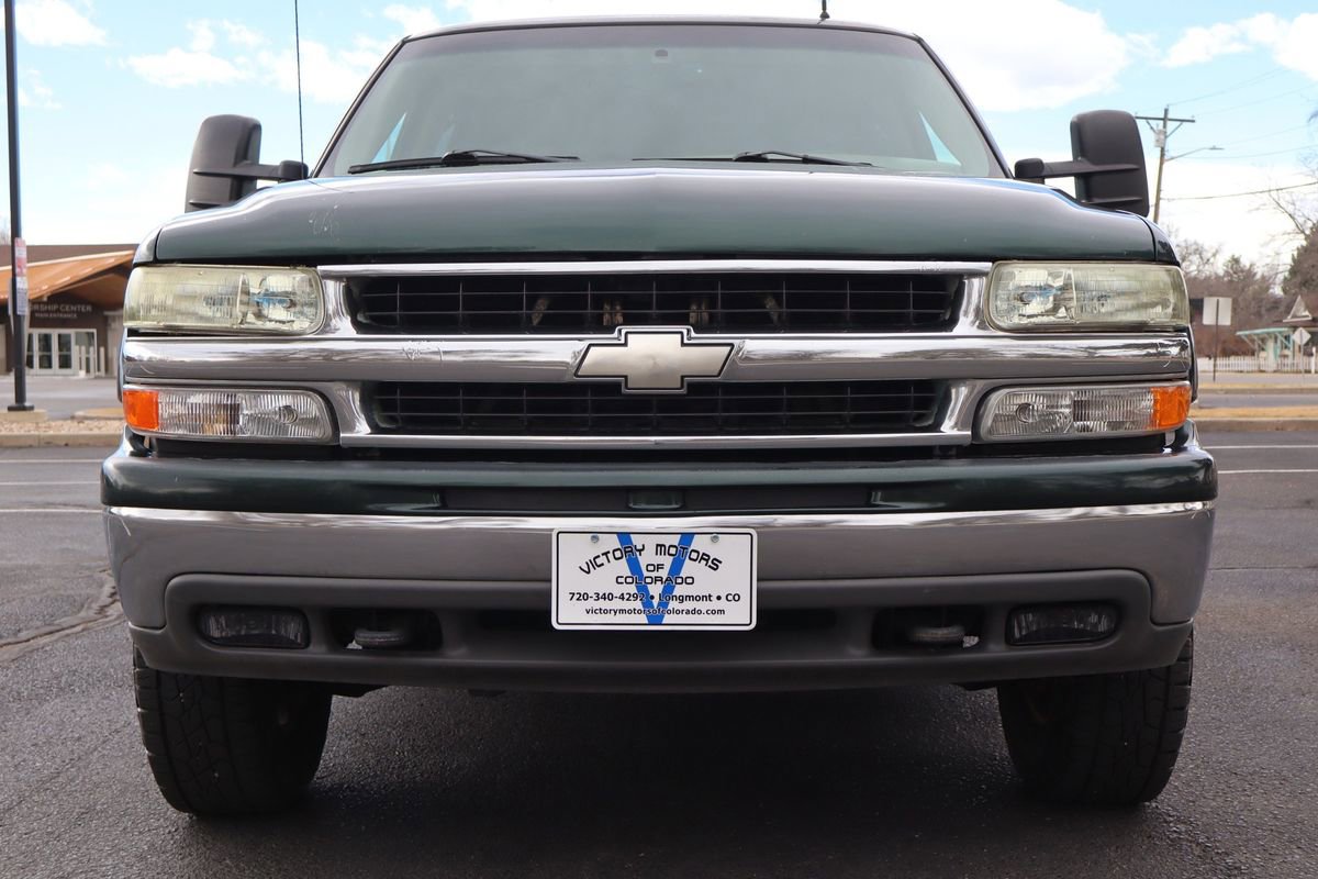 Used 2002 Chevrolet Suburban 2500 LT image 13