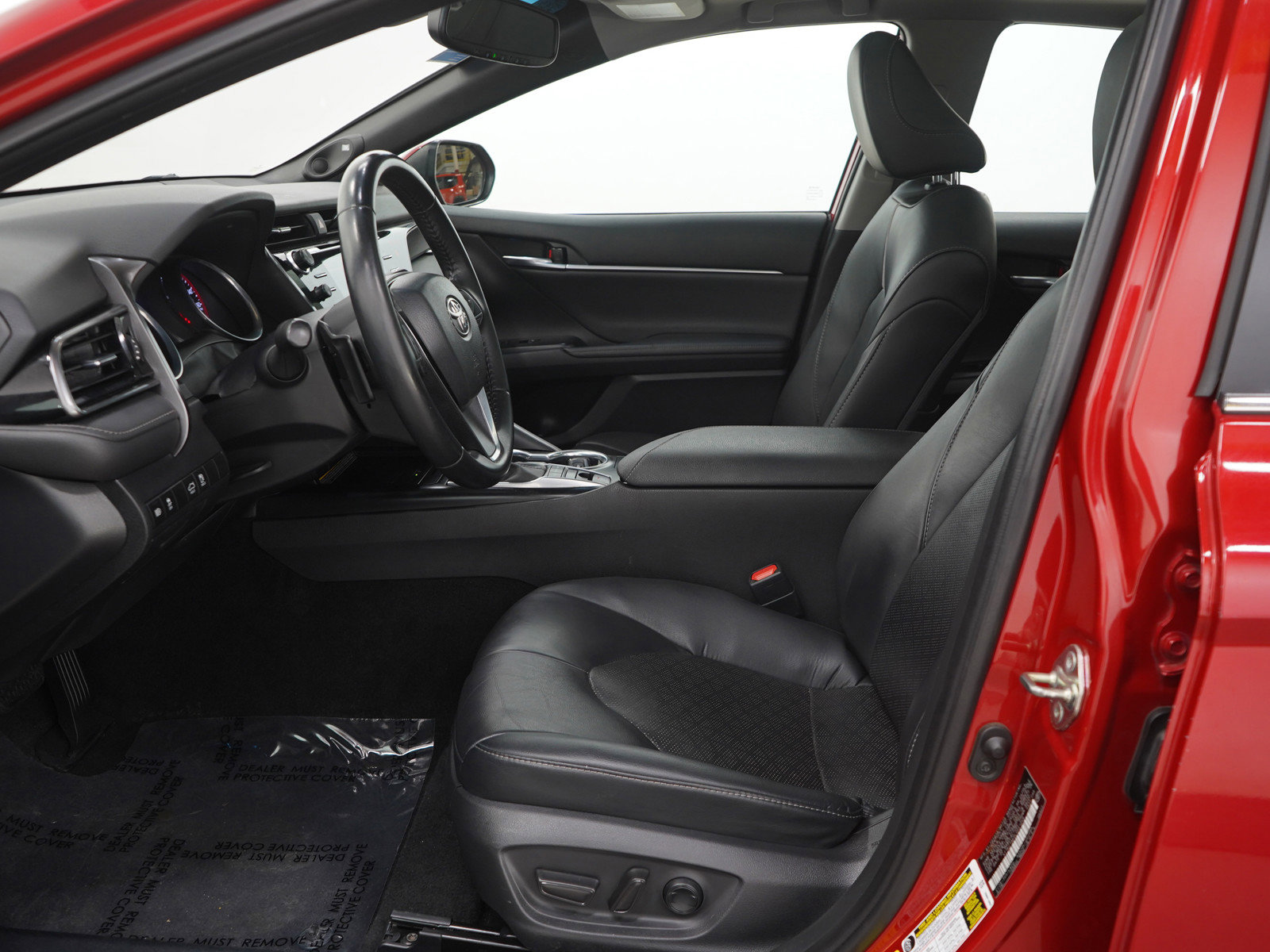 Used 2020 Toyota Camry XSE image 21