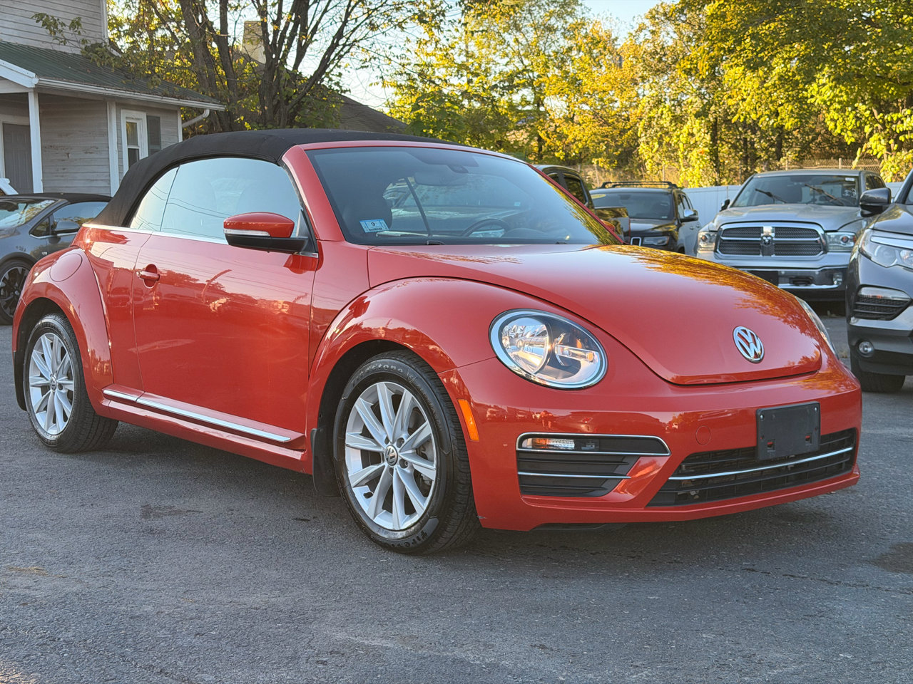 Used 2019 Volkswagen Beetle 2.0T SE image 7
