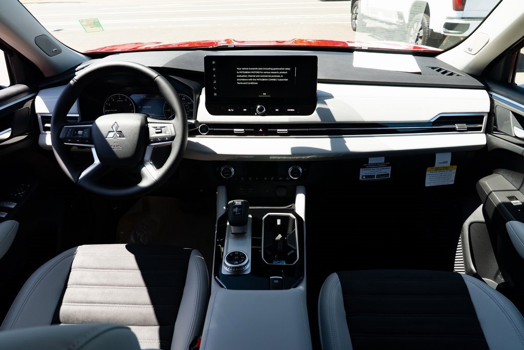 New 2025 Mitsubishi Outlander SEL image 8