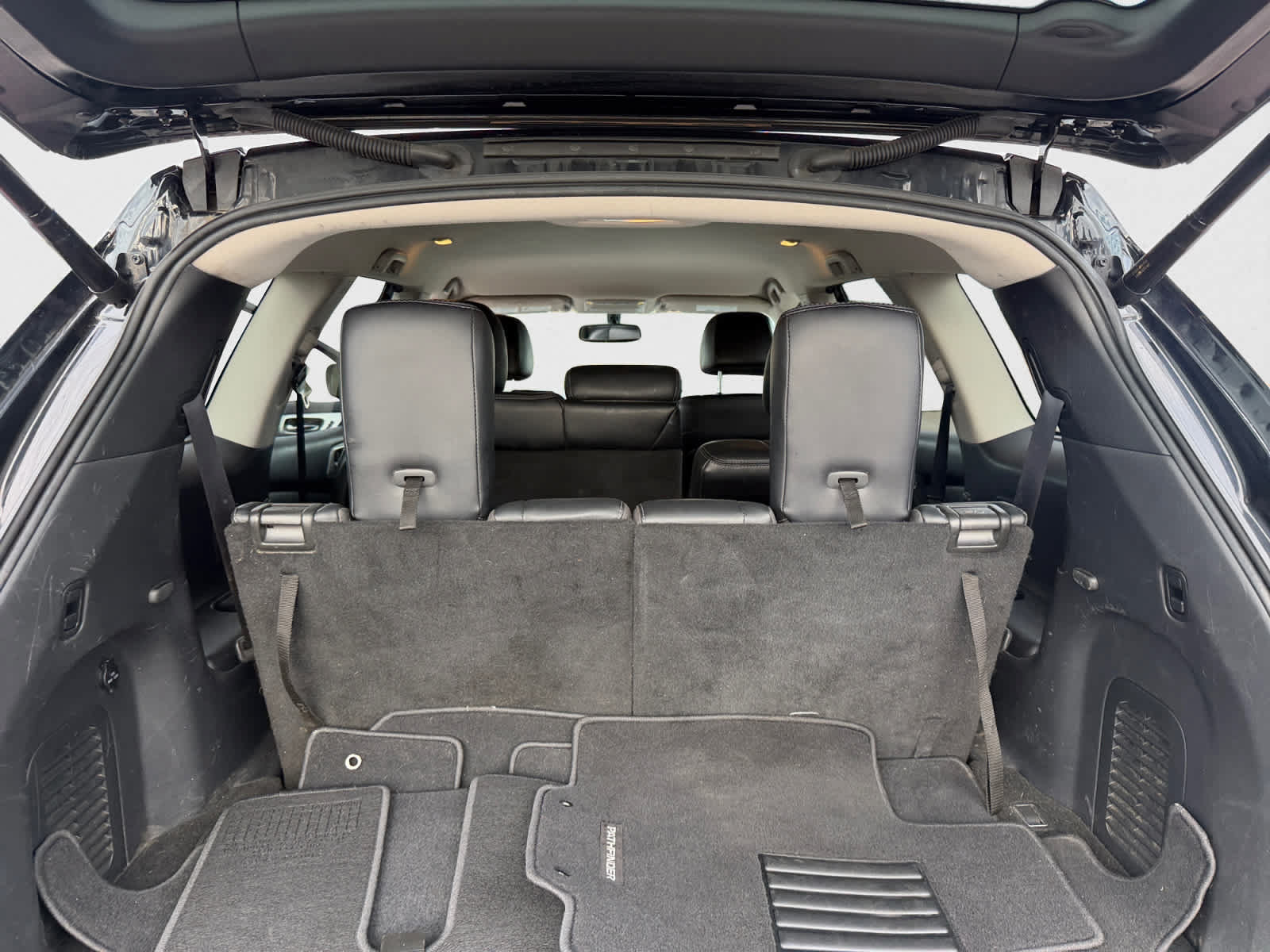 Used 2018 Nissan Pathfinder SL AWD/4WD image 24