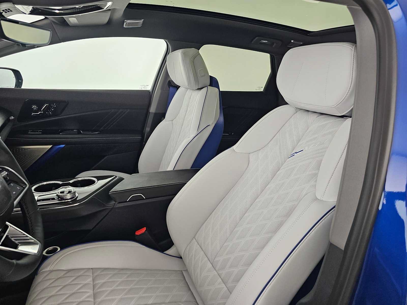 New 2027 Cadillac Optiq V w/ Deep Ocean Design Edition AWD/4WD image 22