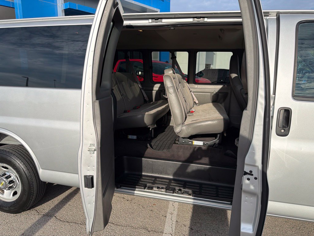 Used 2025 Chevrolet Express 3500 LT w/ LT Preferred Equipment Group RWD image 20