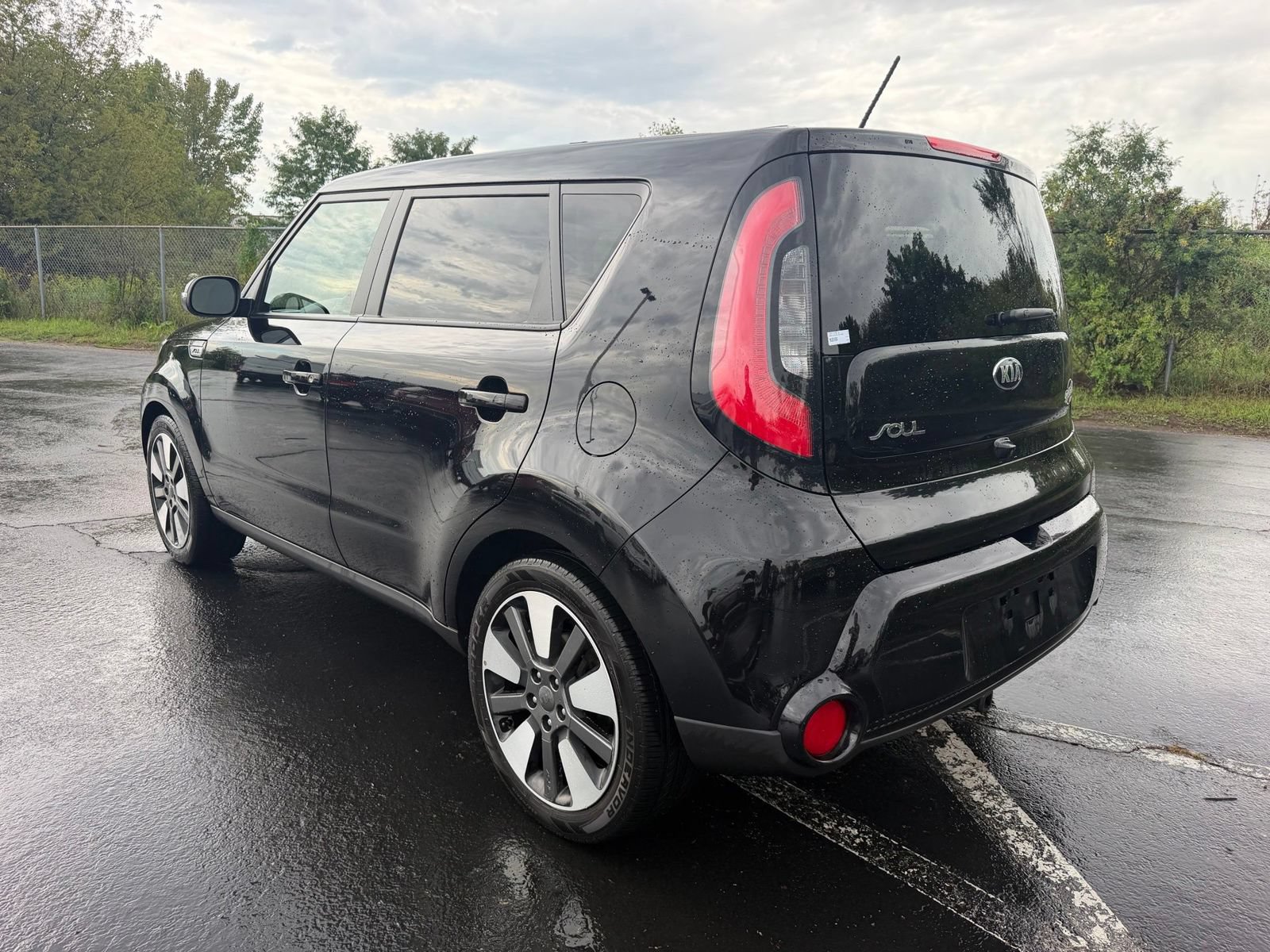 Used 2014 Kia Soul ! FWD image 9