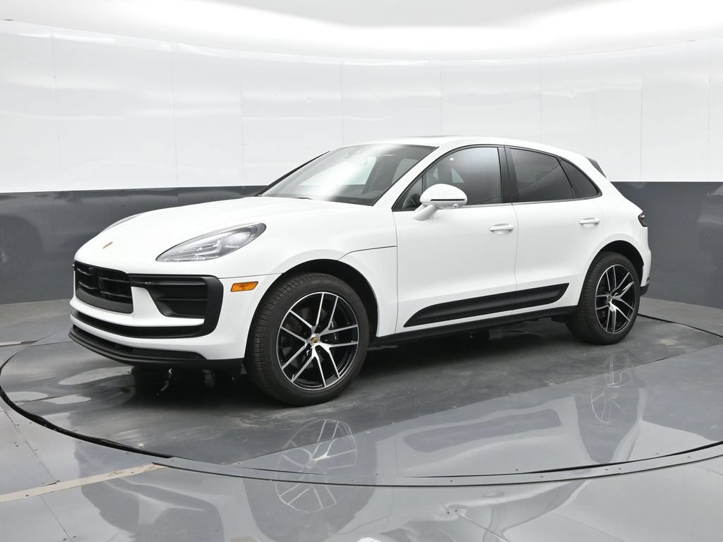 Certified 2023 Porsche Macan AWD/4WD image 1
