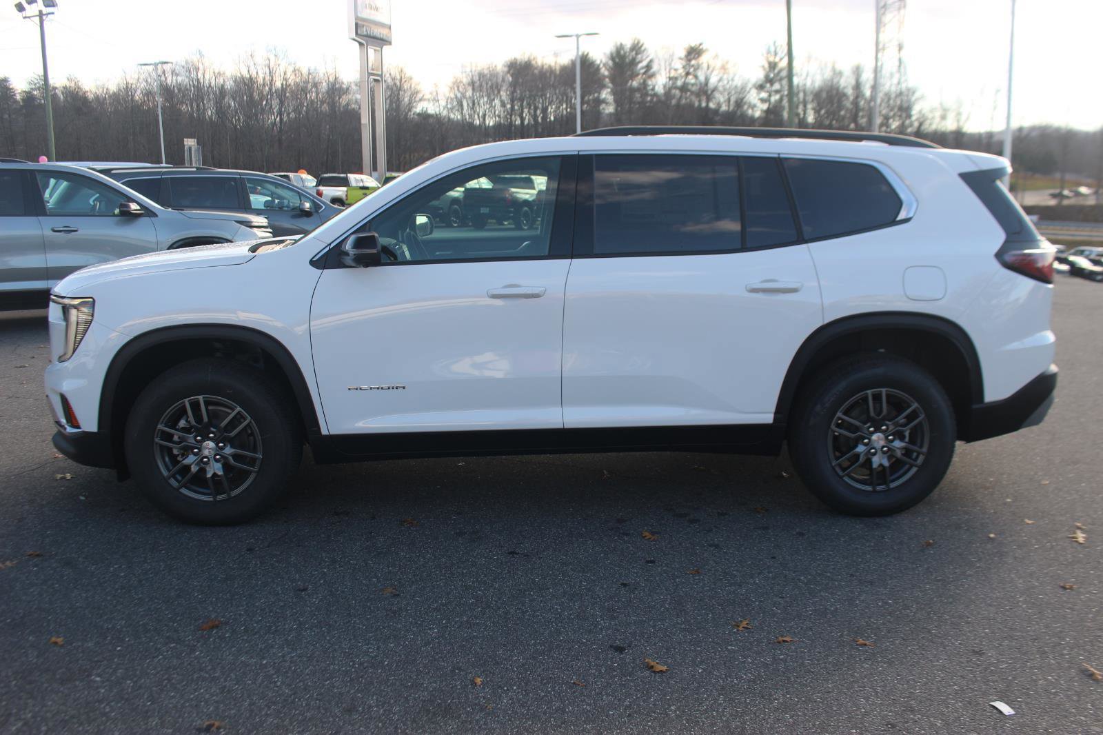 New 2026 GMC Acadia Elevation image 4