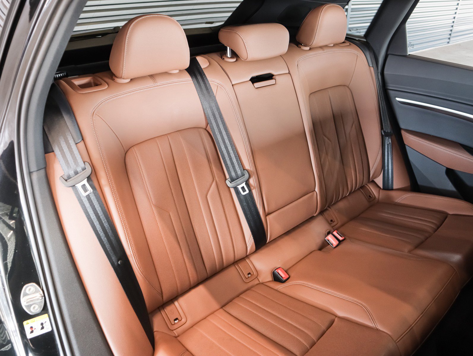 Used 2024 Audi Q8 e-tron Premium Plus w/ Premium Plus Package image 11