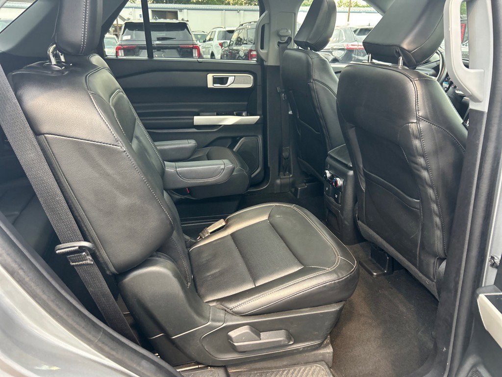 Used 2022 Ford Explorer Limited w/ Equipment Group 301A image 21