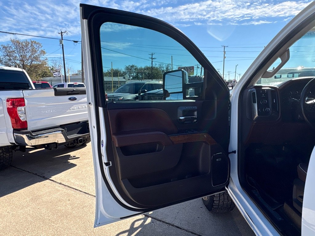 Used 2019 Chevrolet Silverado 3500 High Country w/ Duramax Plus Package image 7