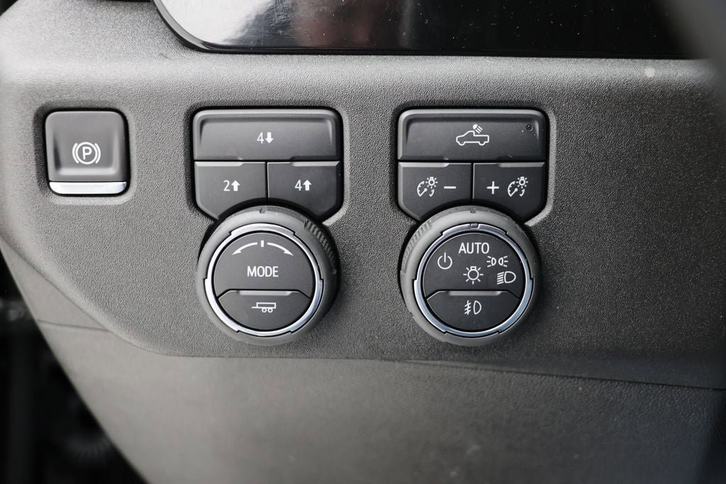 Used 2025 Chevrolet Silverado 2500 LT w/ Convenience Package image 21