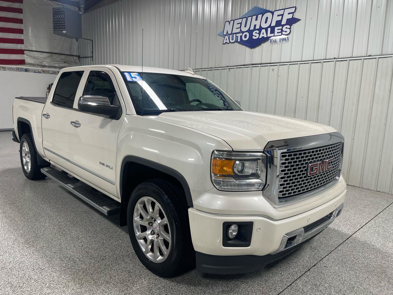 Used 2015 GMC Sierra 1500 Denali w/ Driver Alert Package AWD/4WD image 2