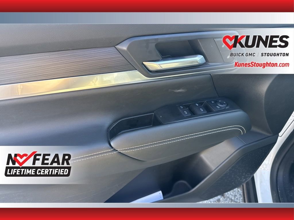 Used 2025 GMC Terrain Elevation image 19