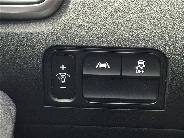 Used 2022 Kia Sorento S FWD image 17