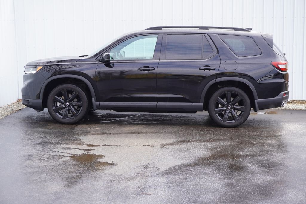 Used 2025 Honda Pilot Black Edition image 3