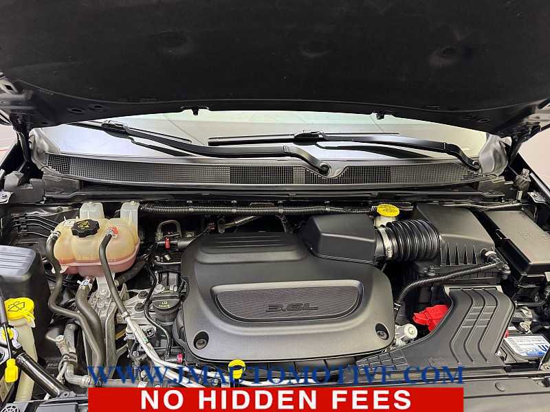 Used 2023 Chrysler Pacifica Limited image 9