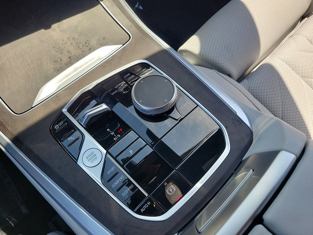 Used 2024 BMW X5 sDrive40i w/ Parking Assistance Package RWD image 32