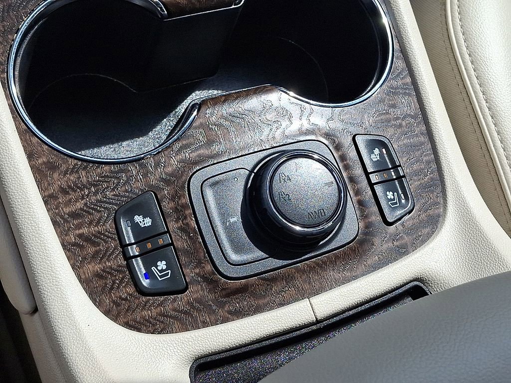 Used 2023 GMC Acadia Denali w/ Denali Ultimate Package image 25