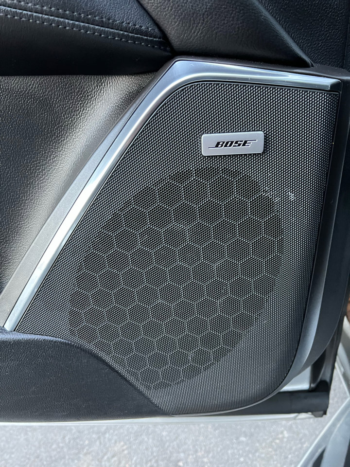 Used 2017 Cadillac Escalade Luxury image 22