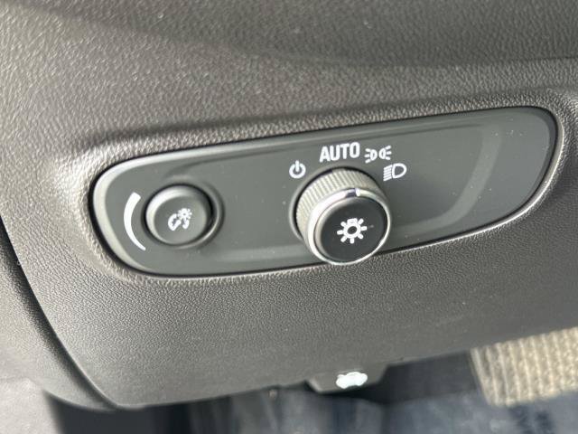 Used 2024 Chevrolet Equinox LT FWD image 11
