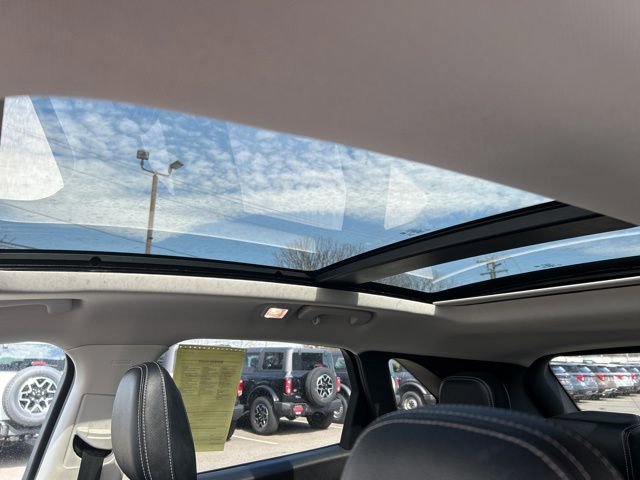 Used 2022 Ford Escape SEL image 16