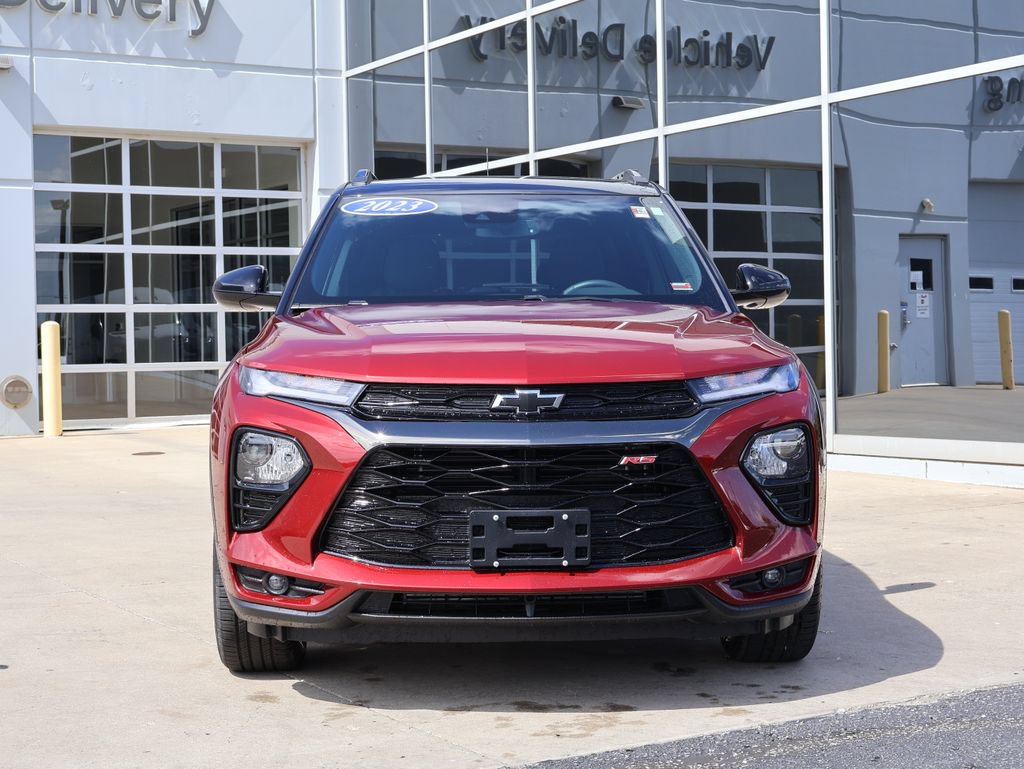 Used 2023 Chevrolet TrailBlazer RS w/ Convenience Package FWD image 2