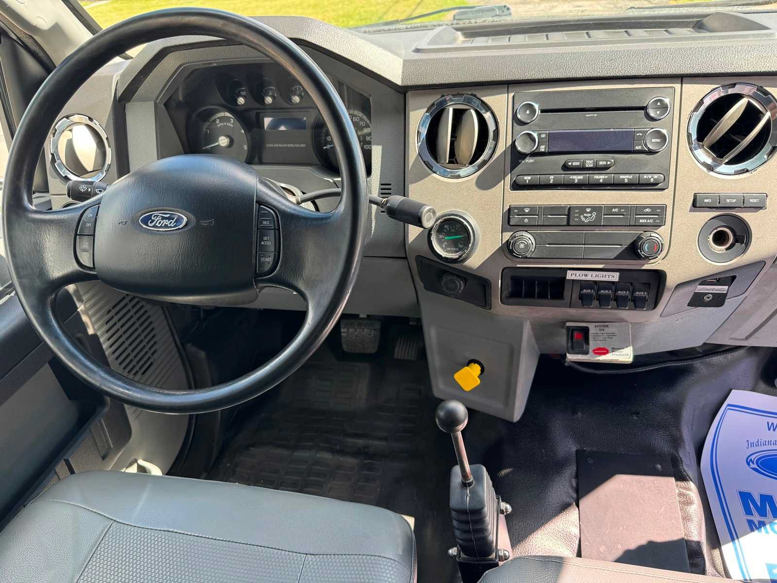 Used 2015 Ford F750 2WD Regular Cab Super Duty image 9