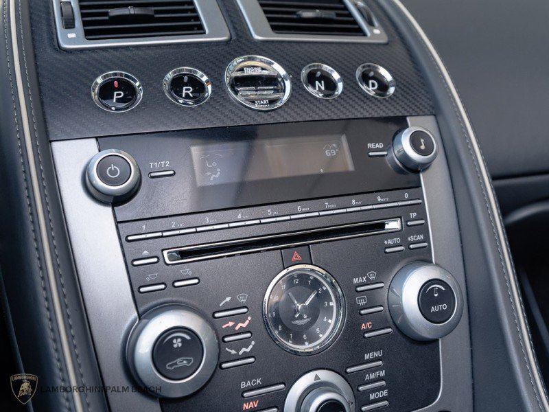 Used 2015 Aston Martin DB9 Volante image 29