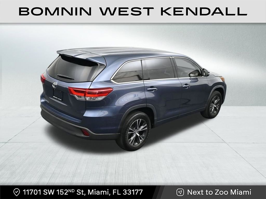 Used 2018 Toyota Highlander LE image 17