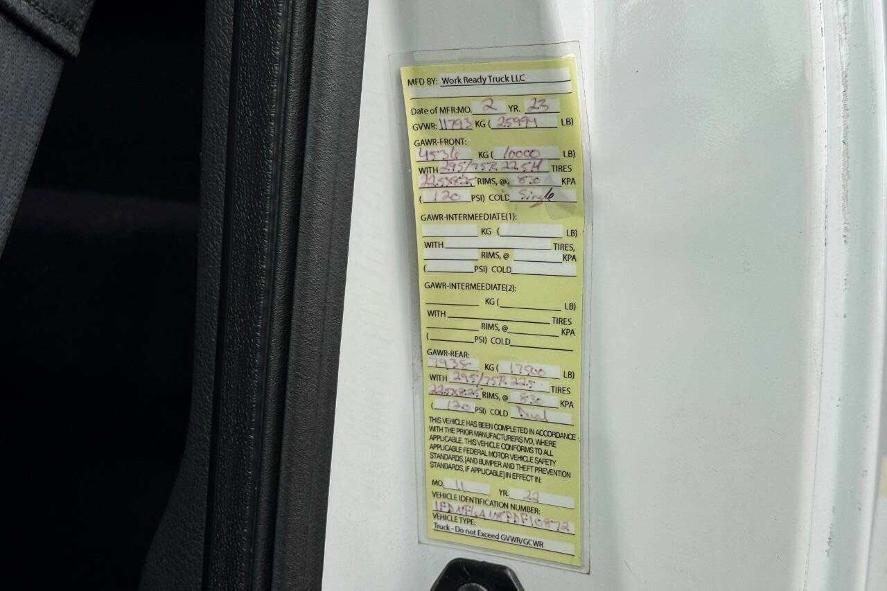 Used 2023 Ford F650 2WD Regular Cab Super Duty image 25