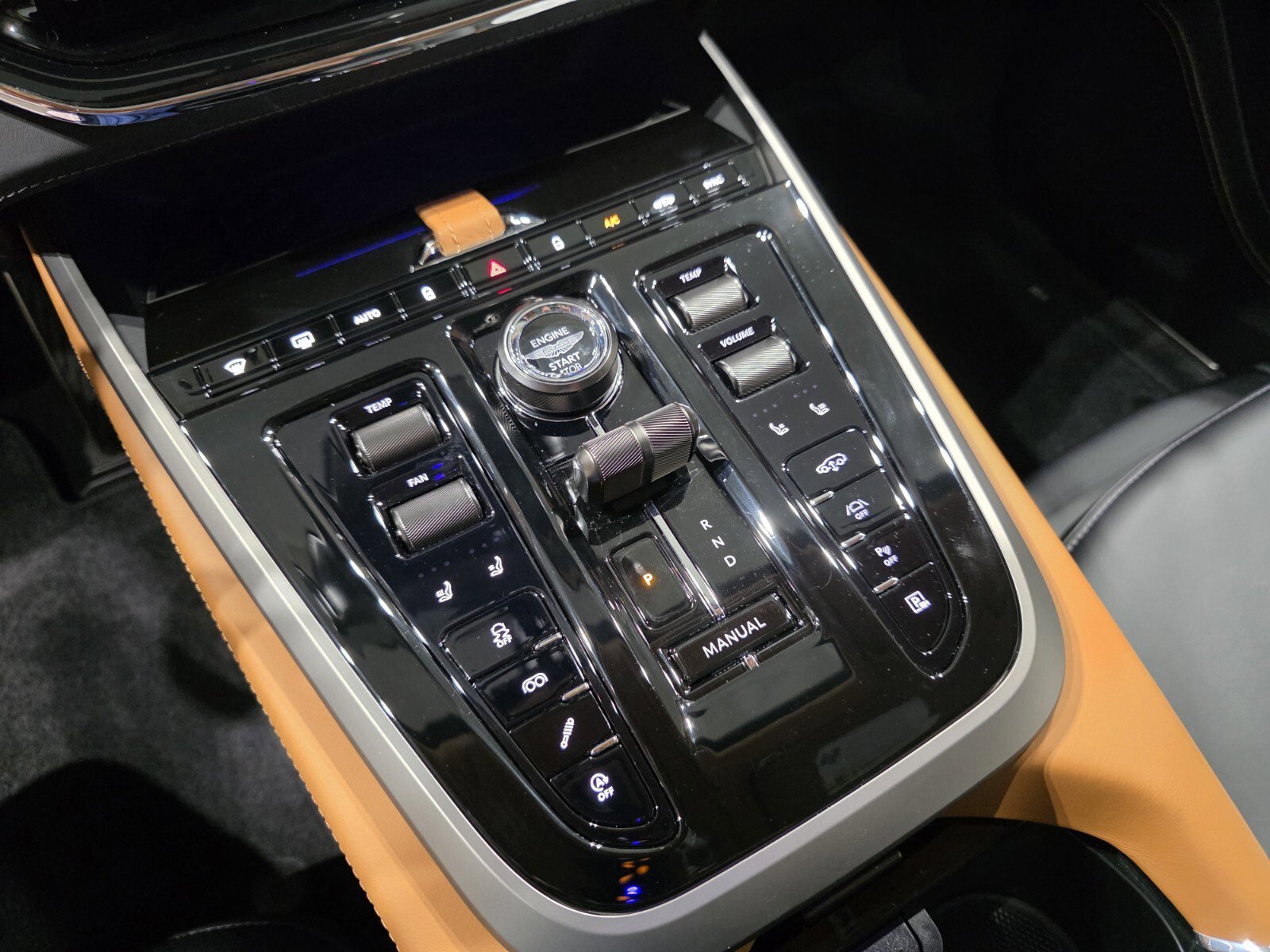 New 2025 Aston Martin DBX 707 image 15