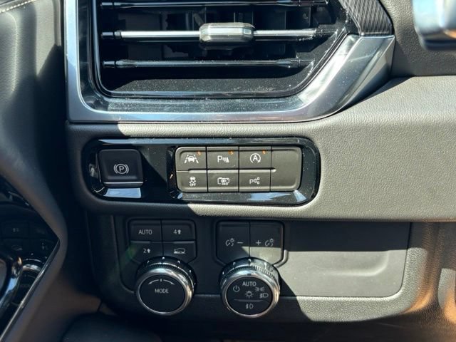 New 2026 GMC Yukon XL Elevation w/ LPO, Floor Liner Package AWD/4WD image 32
