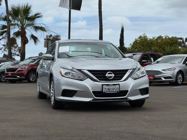 Used 2016 Nissan Altima 2.5 S w/ Power Driver Seat Package FWD image 4