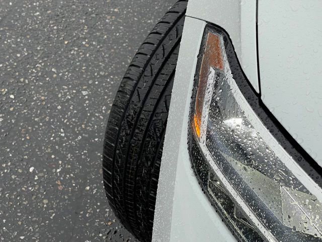 Used 2023 Volkswagen Jetta SE image 5