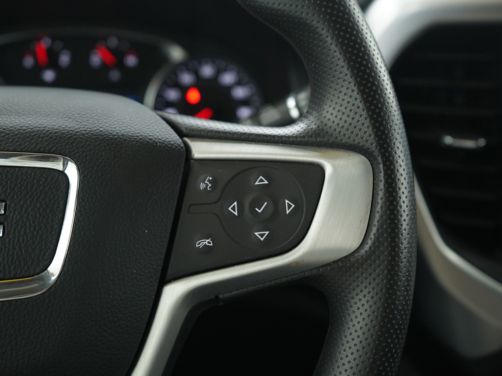 Used 2023 GMC Acadia SLE image 28