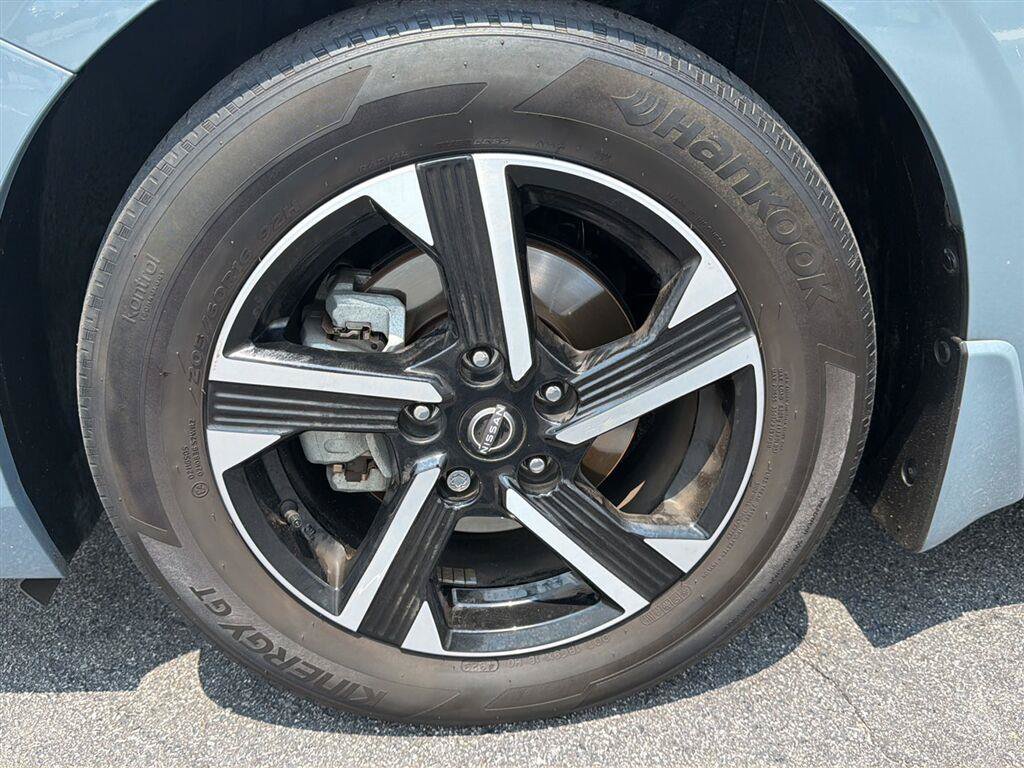 Used 2024 Nissan Sentra SV w/ All-Weather Package FWD image 9