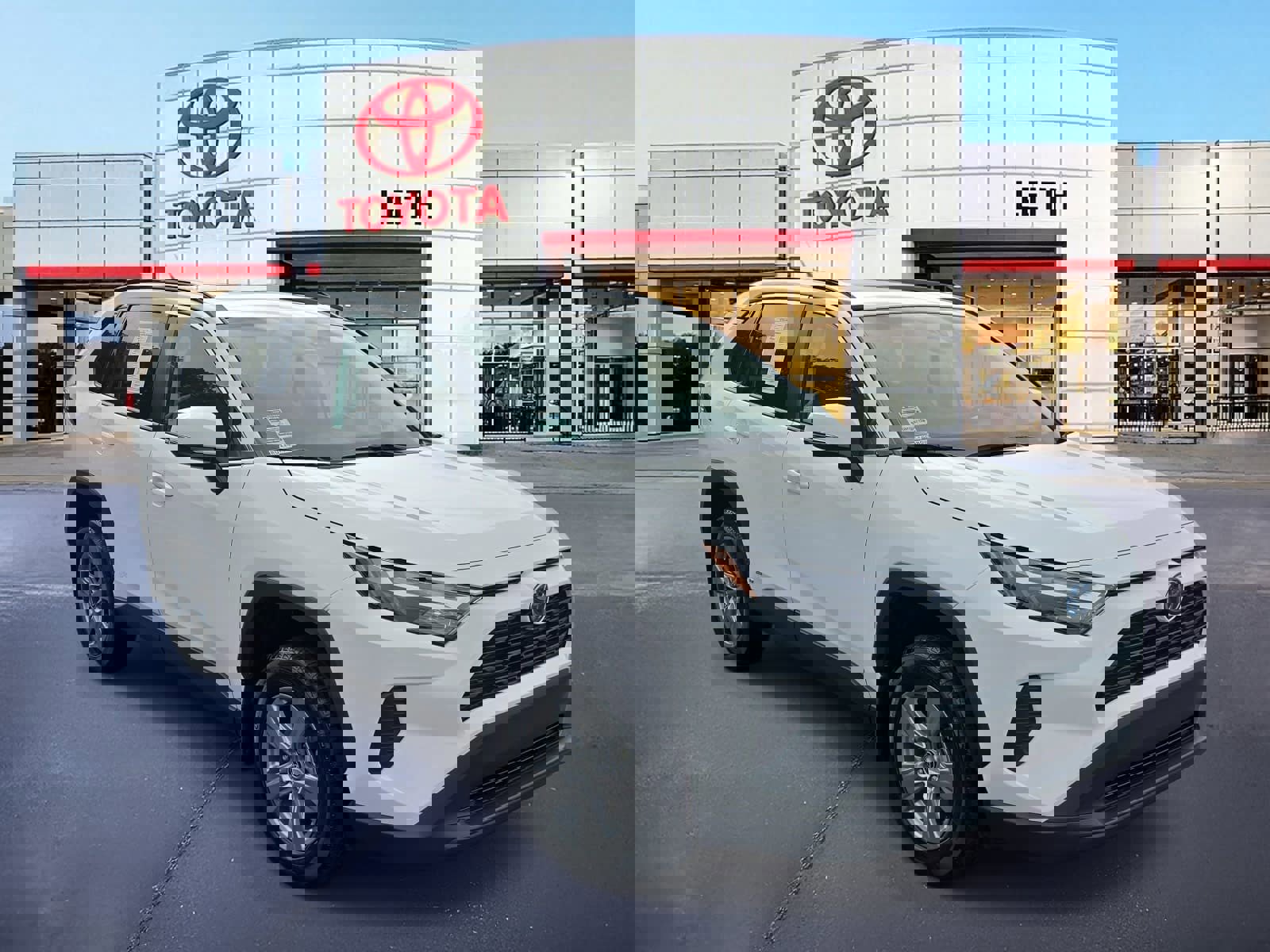 Used 2024 Toyota RAV4 XLE w/ Convenience Package image 3