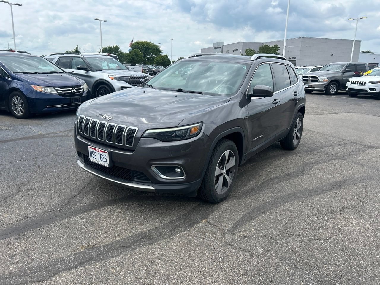 Used 2019 Jeep Cherokee Limited AWD/4WD image 7