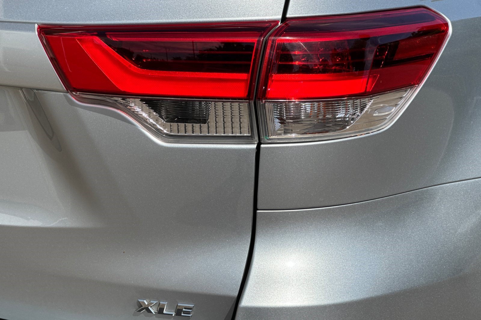 Used 2018 Toyota Highlander XLE FWD image 29