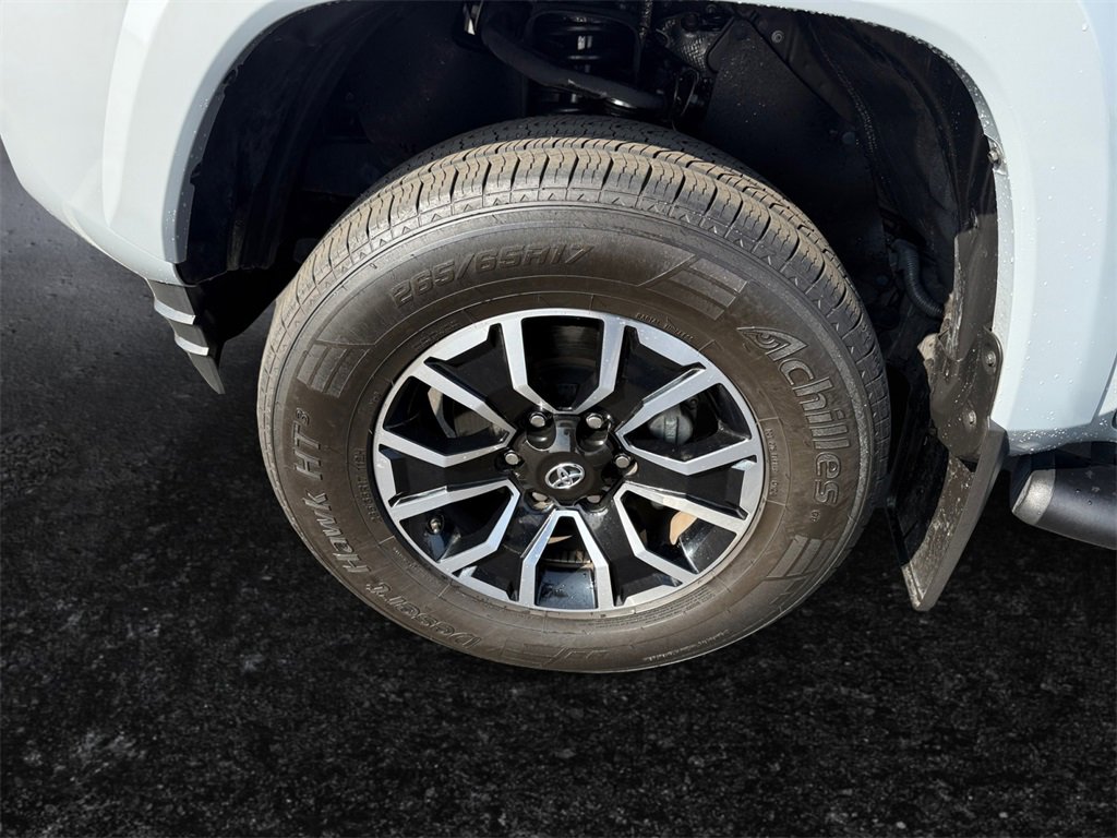 Used 2020 Toyota Tacoma SR5 image 9