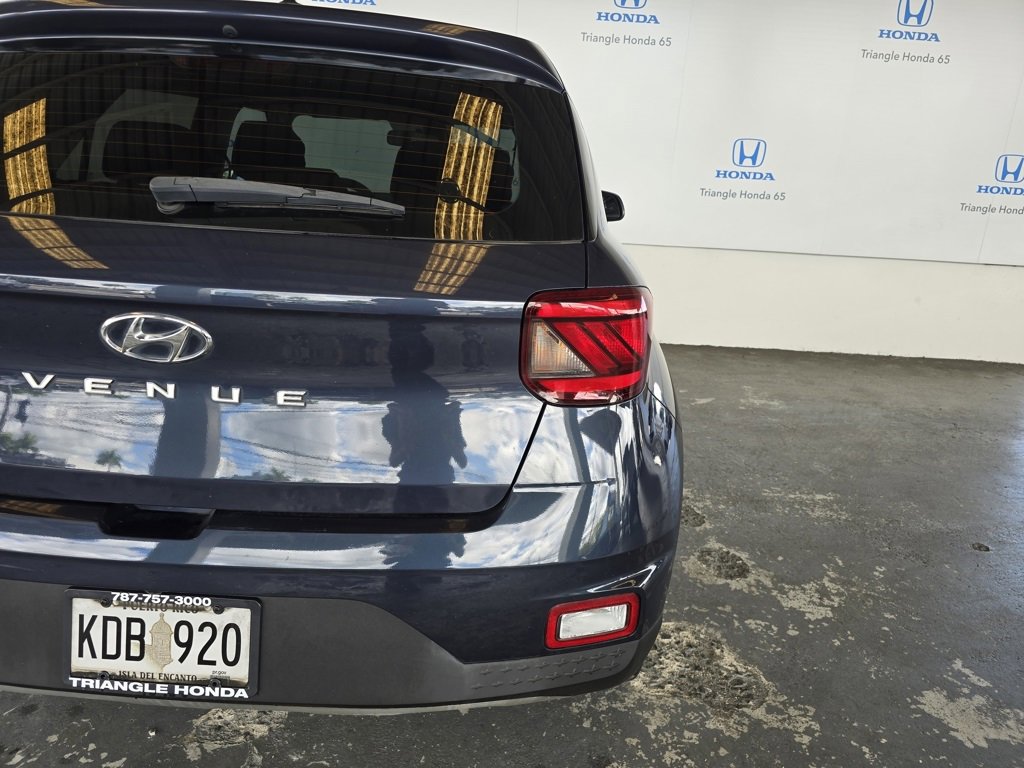 Used 2023 Hyundai Venue SE image 16