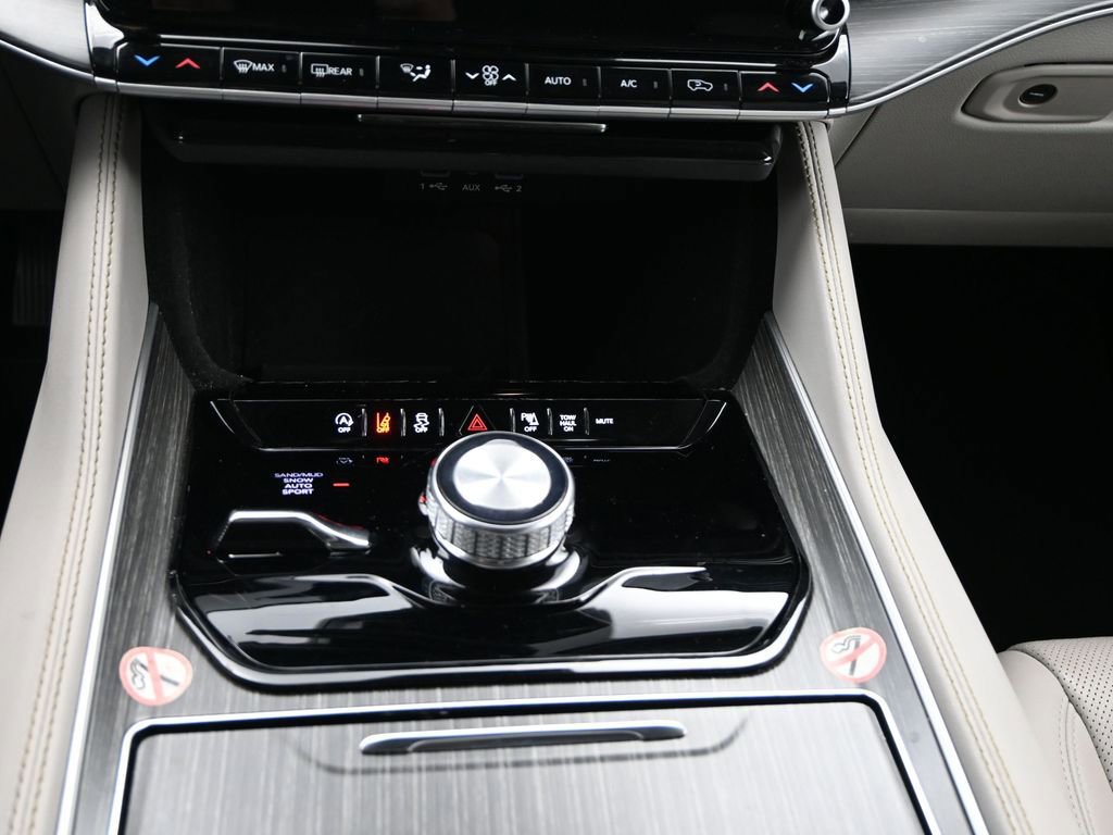 Used 2024 Jeep Wagoneer L Series II w/ Flexible Seating Group image 16