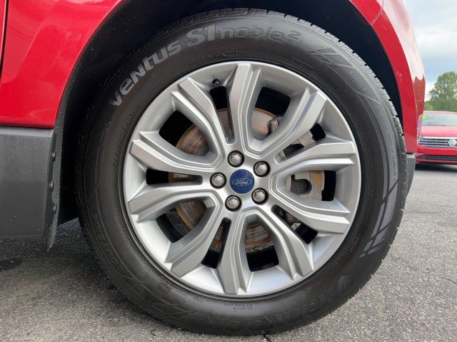 Used 2021 Ford Edge Titanium FWD image 19