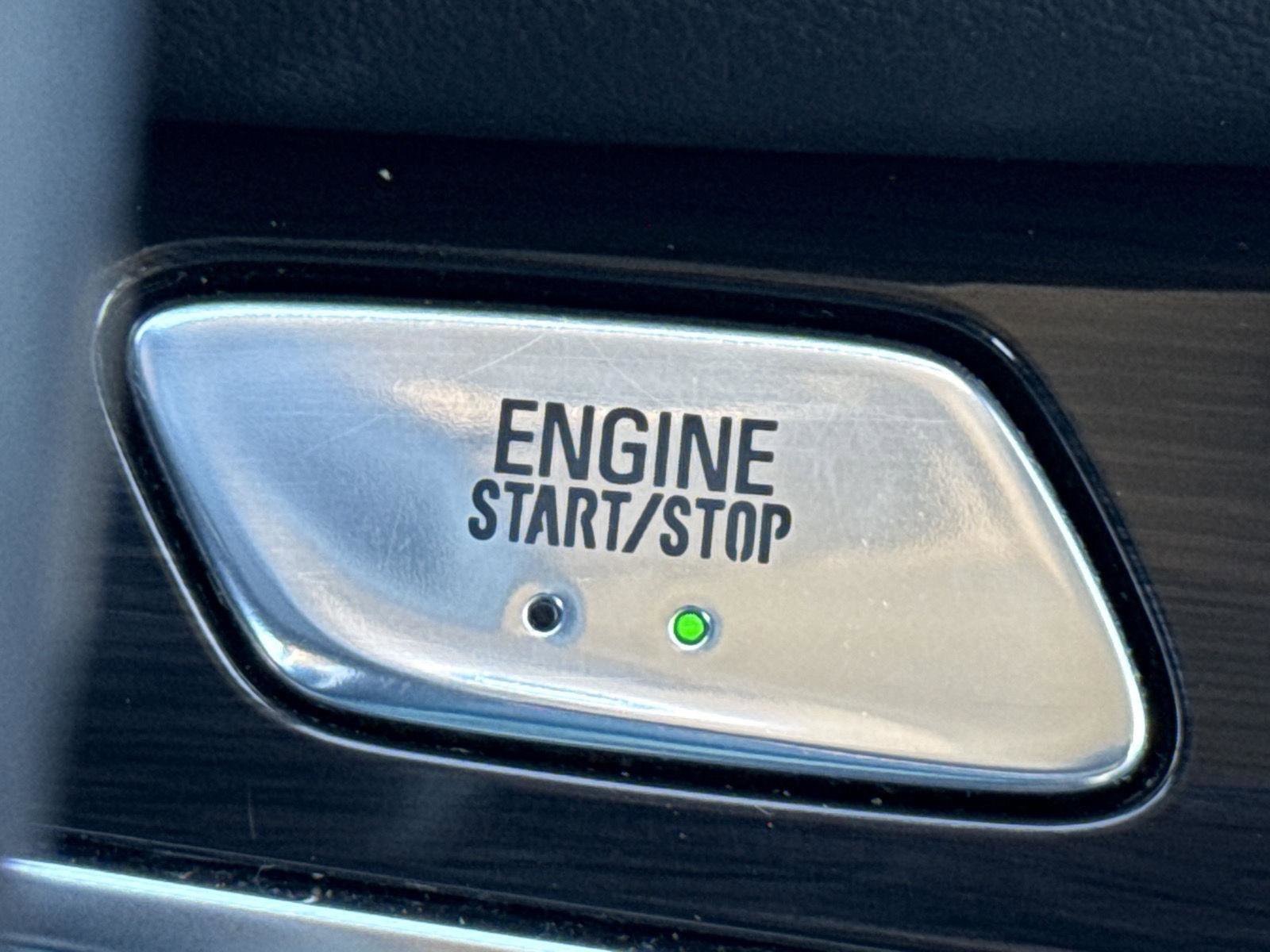 Used 2023 Buick Enclave Essence image 18