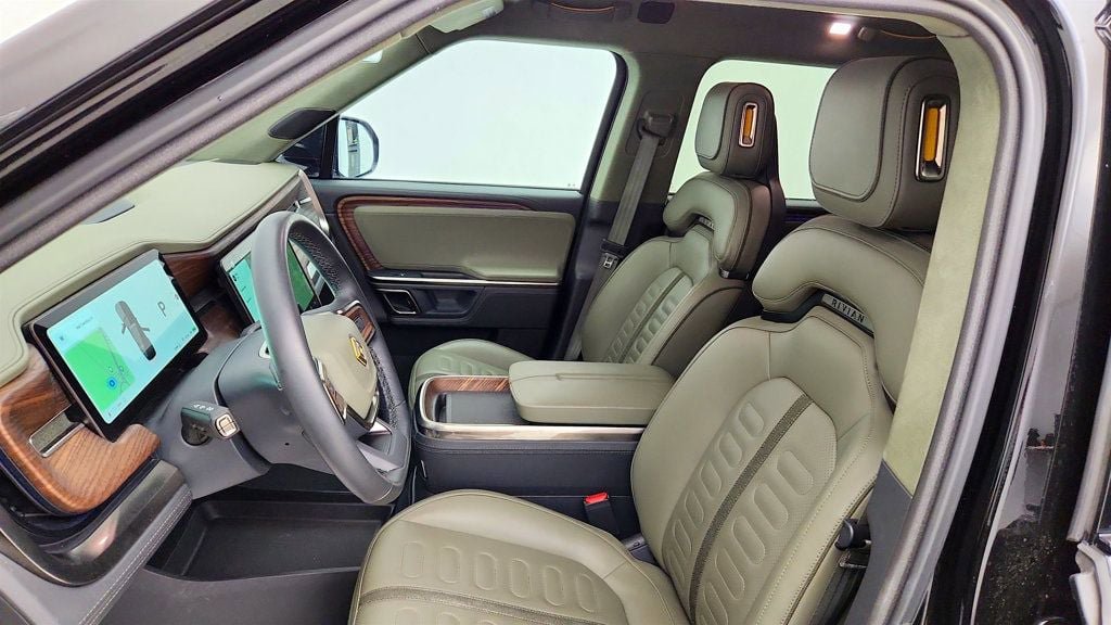 Used 2024 Rivian R1S Adventure AWD/4WD image 35